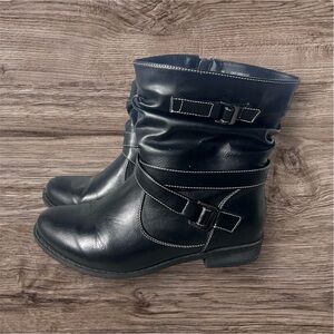 Catherine’s Women's Black Leather Boots Size 9W